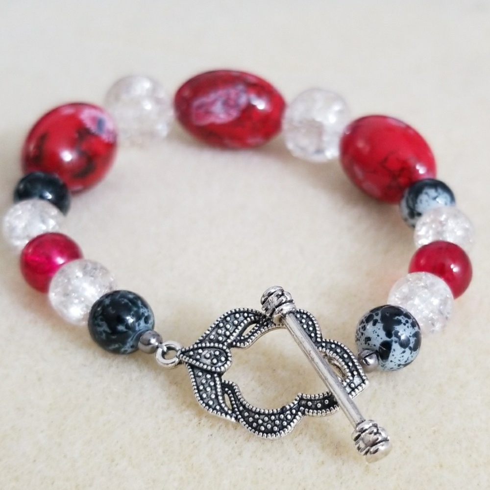 Red, black and white glass beaded bracelet